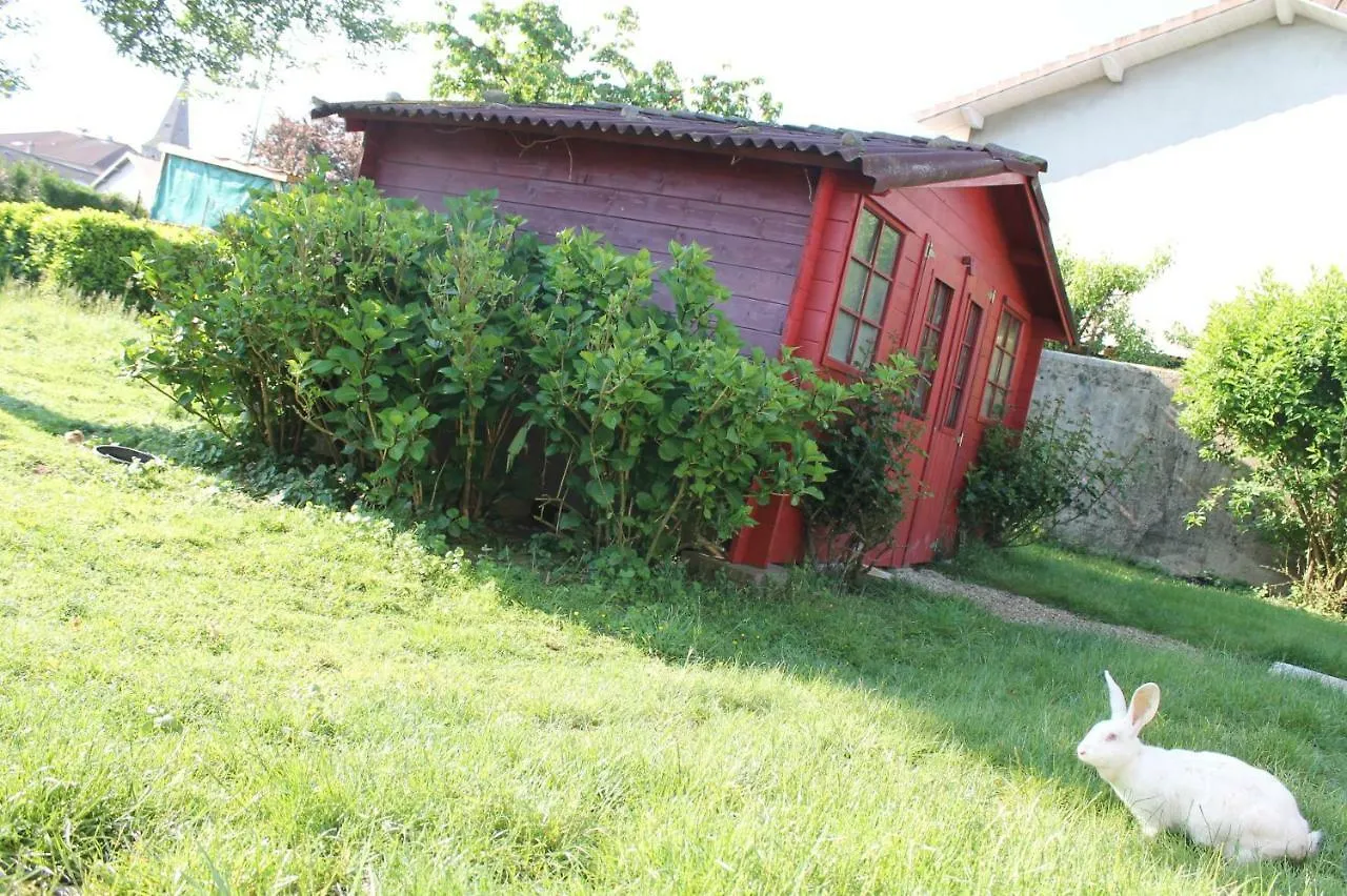 Les Trois Maisons Druillat Hébergement de vacances